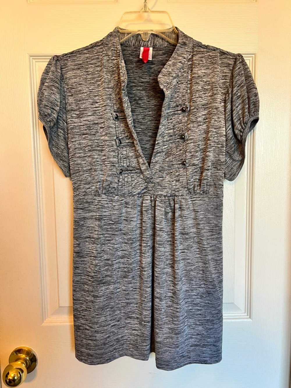 Women’s (Jr) XXL Gray V-Neck Top